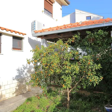 Apartamento By The Sea Slatine, Ciovo - 9453