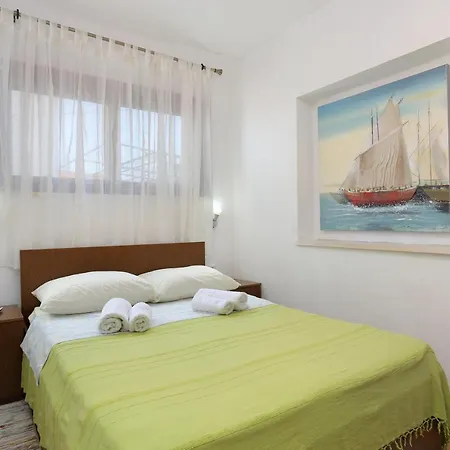 Apartamento By The Sea Slatine, Ciovo - 9453