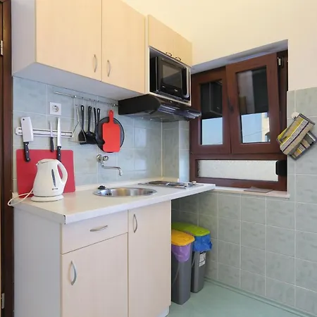 Apartamento By The Sea Slatine, Ciovo - 9453 *