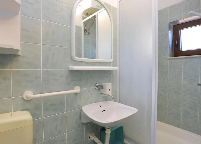 公寓 By The Sea Slatine, Ciovo - 9453 特罗吉尔